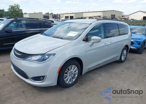 2017 Chrysler Pacifica Touring-L z USA, uszkodzony, nr VIN 2C4RC1BG3HR654362